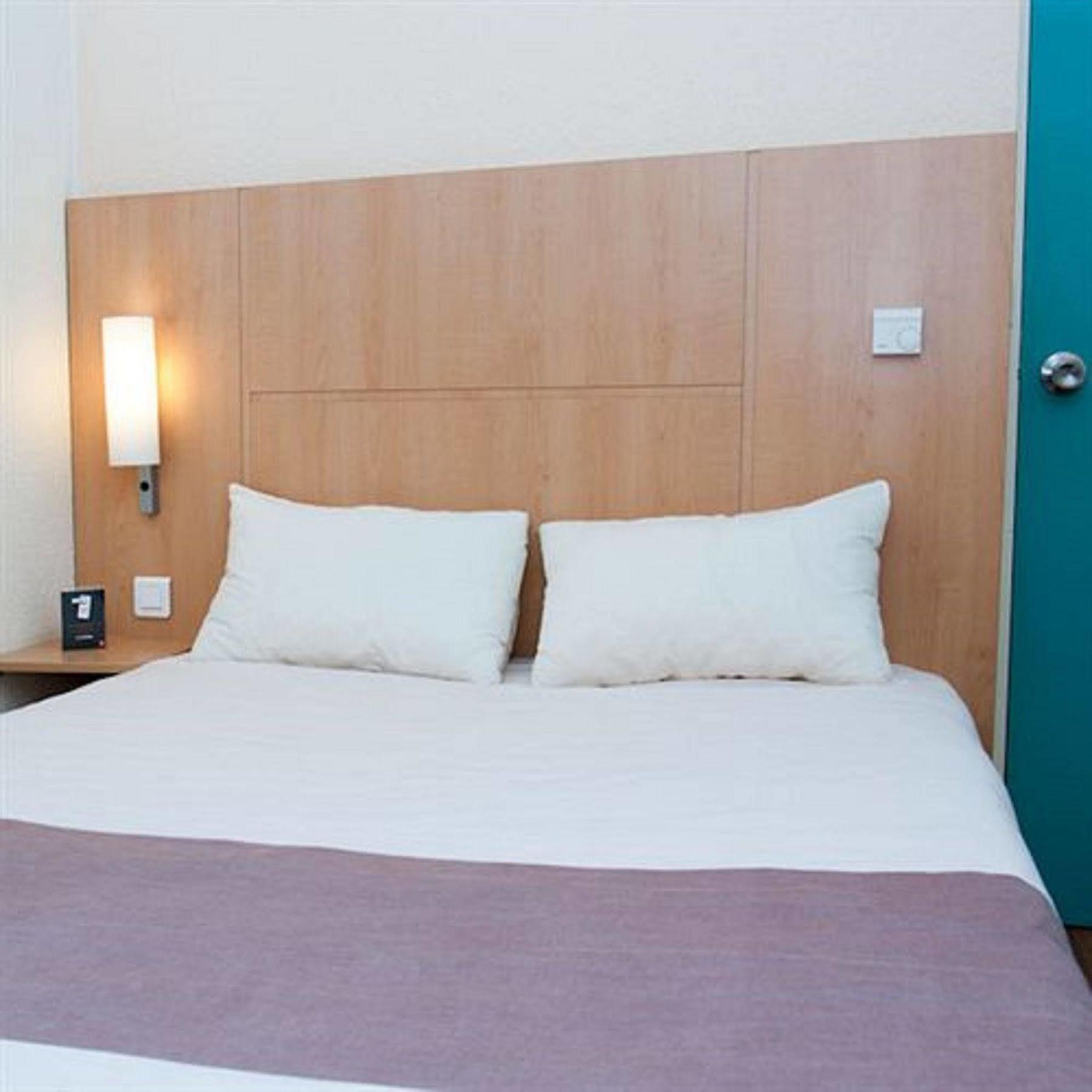 Egg Hotel Gonesse 고네스 외부 사진