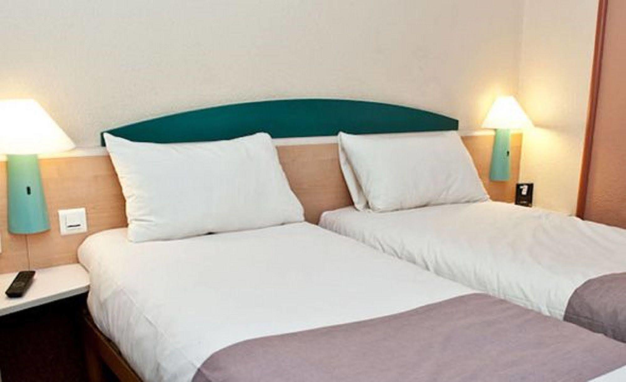 Egg Hotel Gonesse 고네스 외부 사진