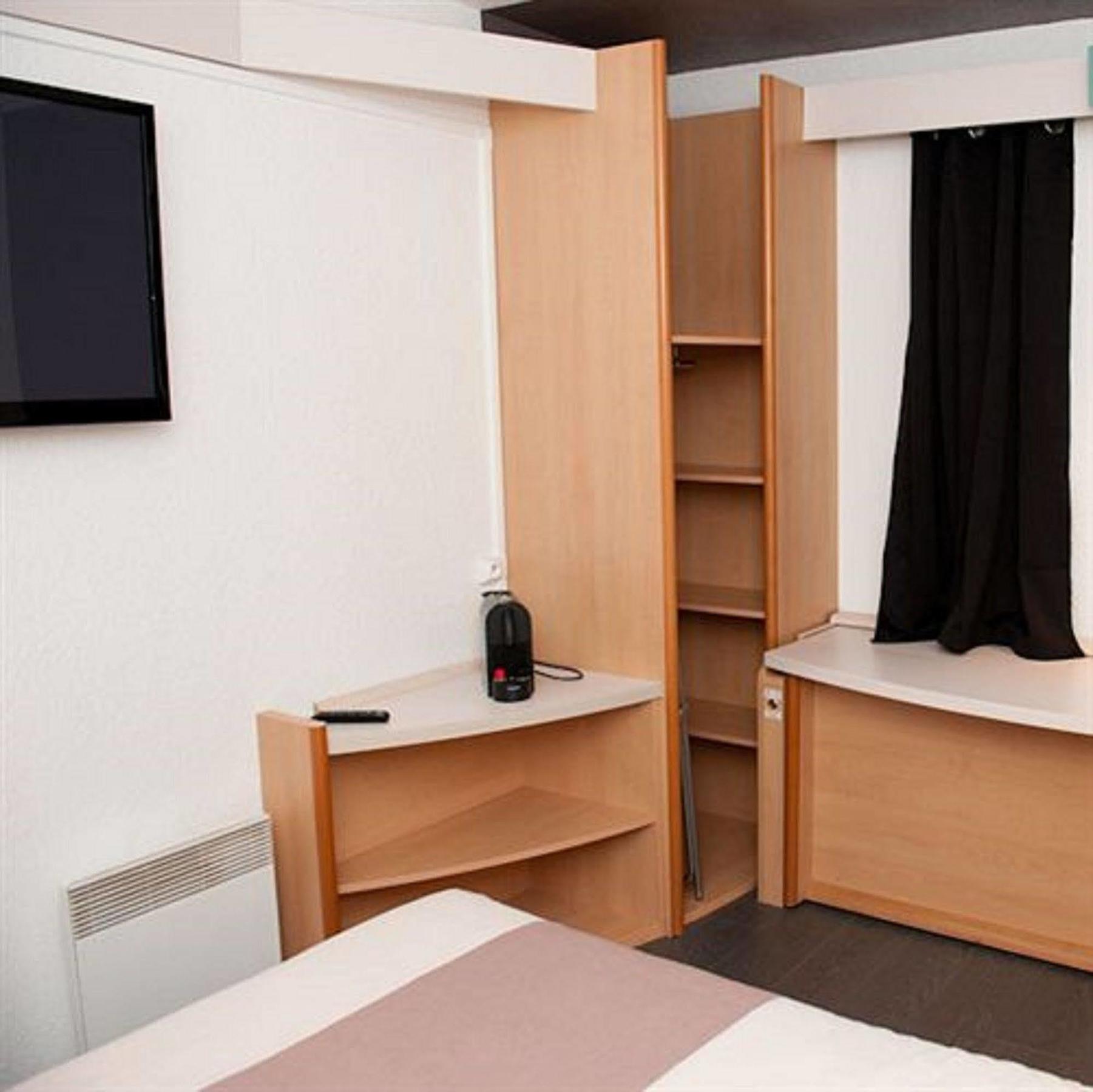 Egg Hotel Gonesse 고네스 외부 사진
