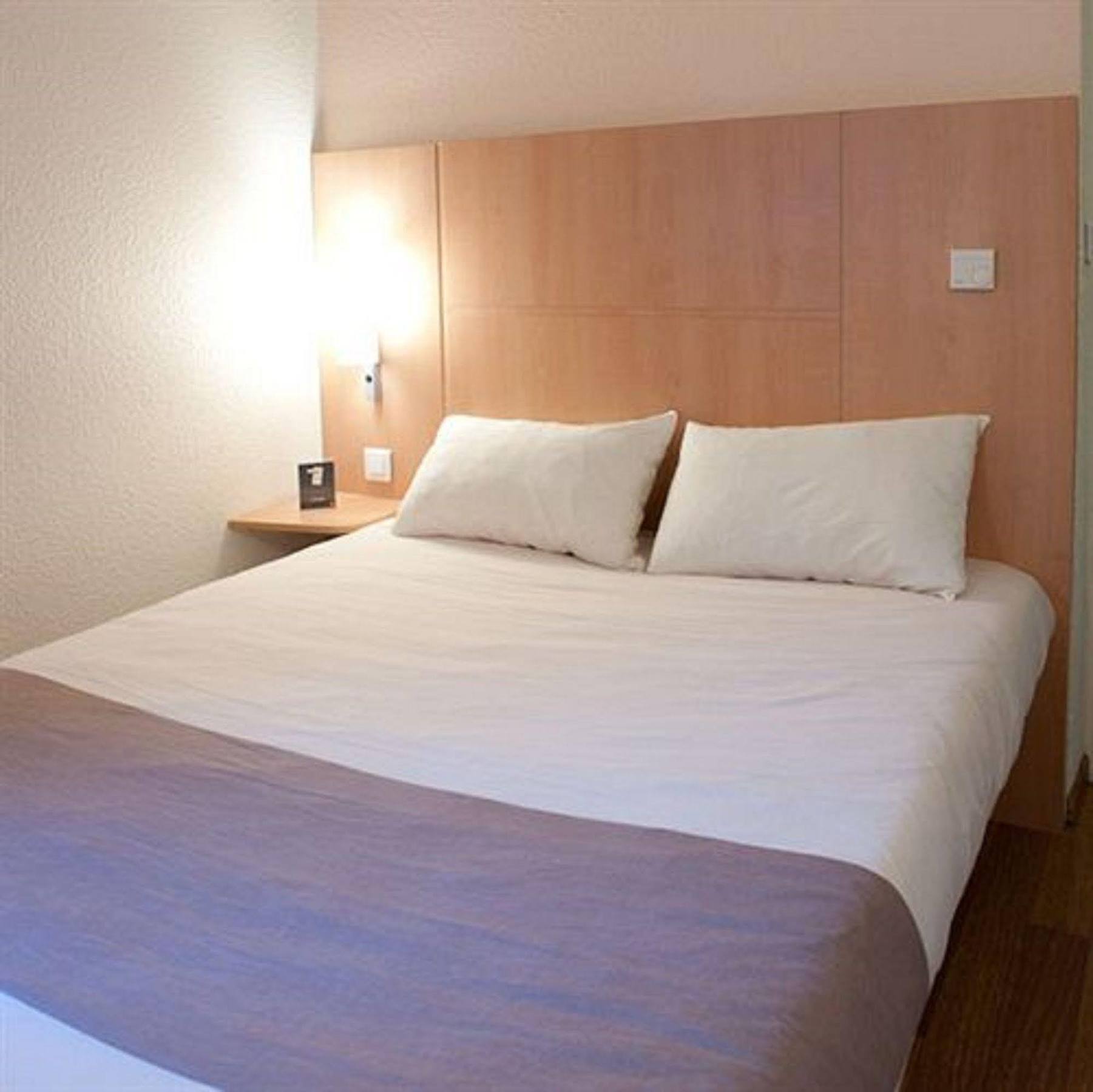 Egg Hotel Gonesse 고네스 외부 사진