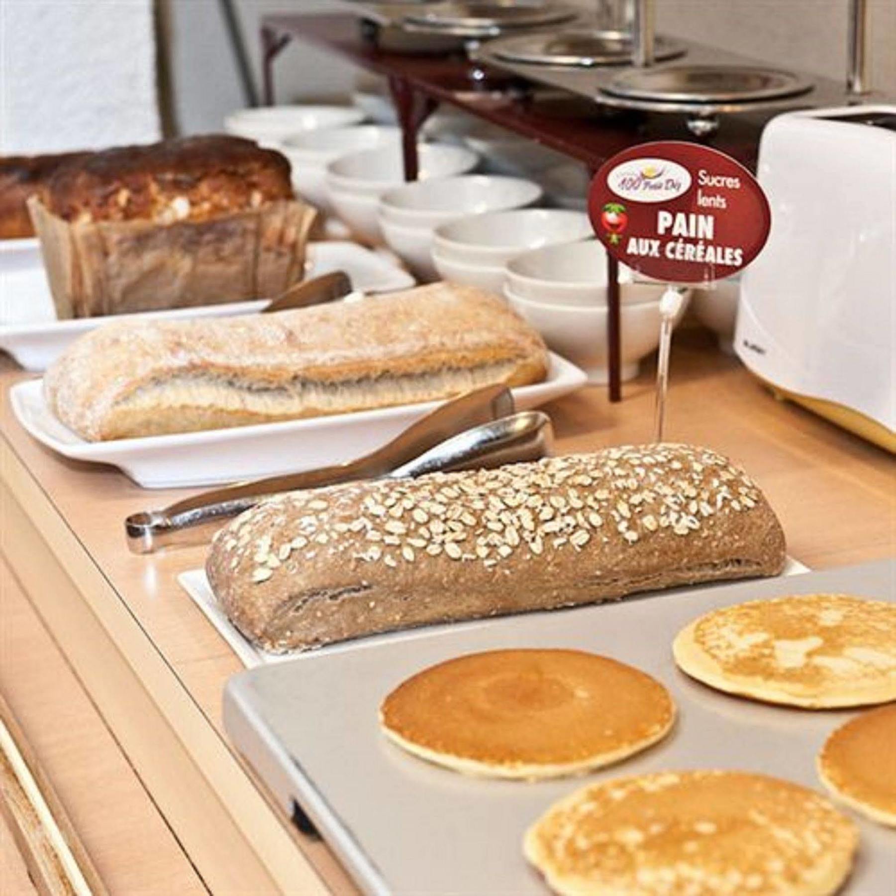 Egg Hotel Gonesse 고네스 외부 사진