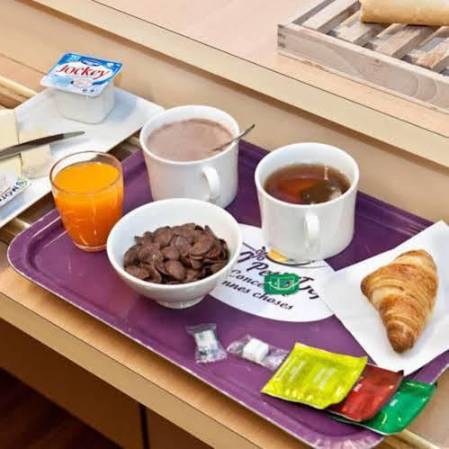 Egg Hotel Gonesse 고네스 외부 사진